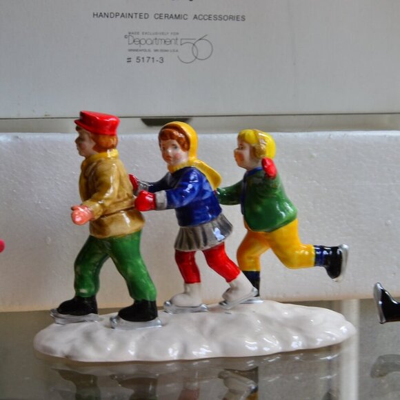 Dept 56 Department 56 Crack The Whip Skaters (set of 3)The Original Snow Village - Picture 3 of 9